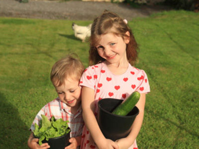 “穷养儿富养女”现在还适用吗?-网易亲子