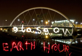 今晚地球熄灯一小时,我只愿在黑暗中给你许个