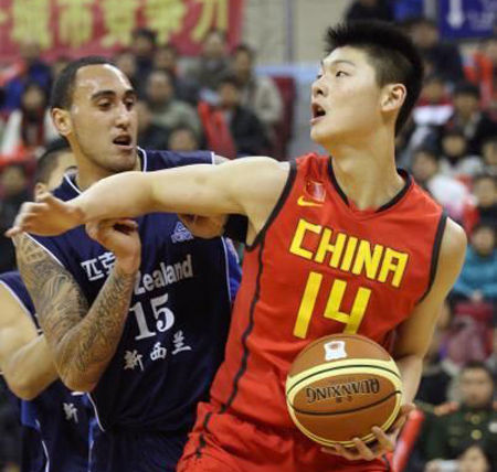 王哲林恩师:他年龄绝对真实 不赞成过度炒作