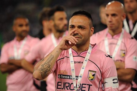 国米夺冠庆典巴勒莫成主角 米科利抢戏悲情告