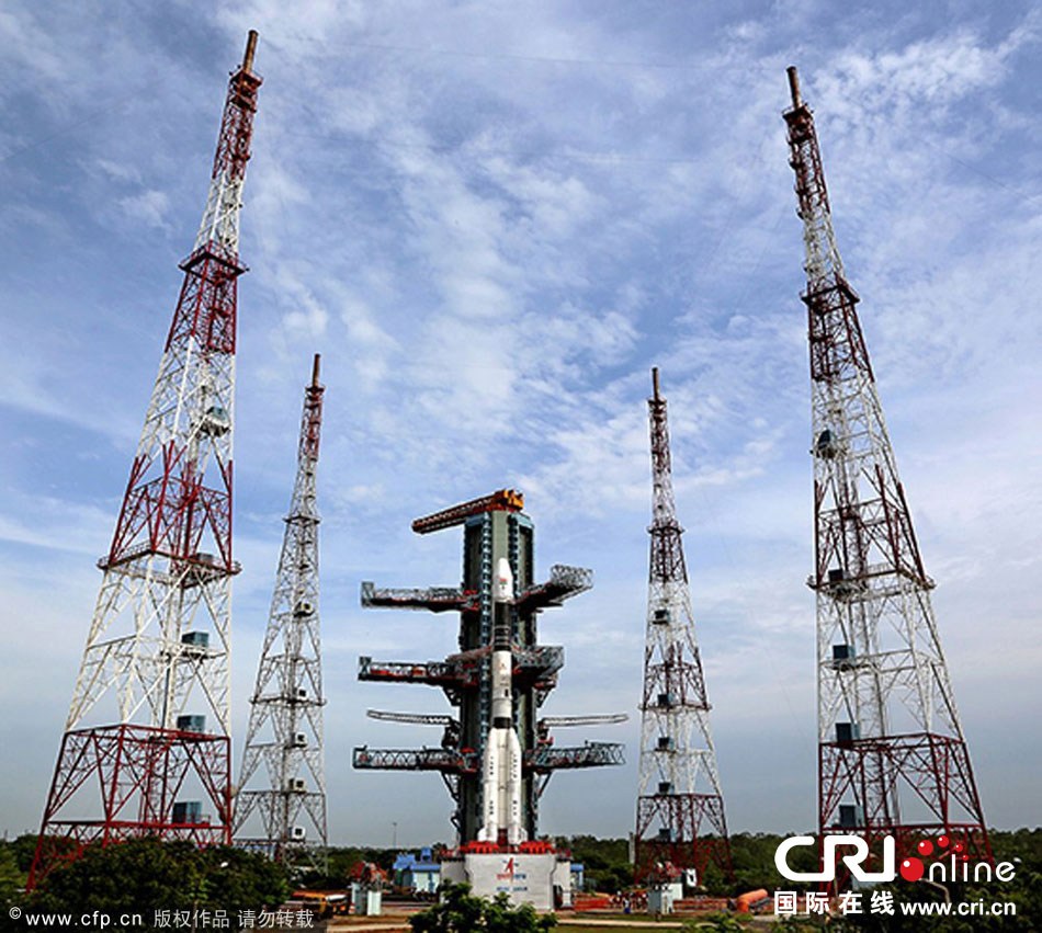 印度用国产火箭将GSAT-14通讯卫星送入太空。