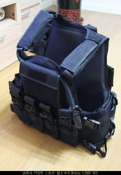 国产clearduty的VBSS浮力战术背心。