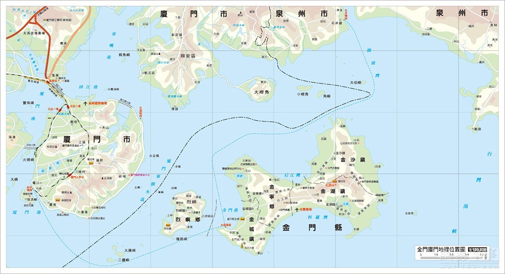 金门位于厦门以东，由大小金门岛和大担、二担等几个小岛组成，面积150多平方公里，金门四面还海，多港湾口岸，潮高水深，北边和马祖毗邻，历来被称为是台湾的桥头堡。所以蒋介石就曾经说过“无金便无台澎”。