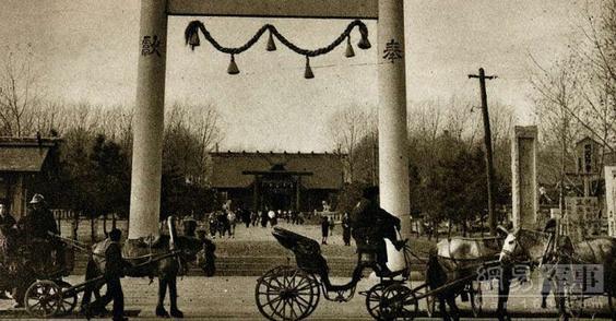 然而，沙俄仅从东北撤出部分军队后，便不再撤军。清政府于10月初照会俄国，敦促其按条约规定撤军，然不被理会。此刻，俄政府之四部大臣于雅尔达开会，确定了“将来满洲（指东北）必须并入俄国，或隶属于俄国”的方针。