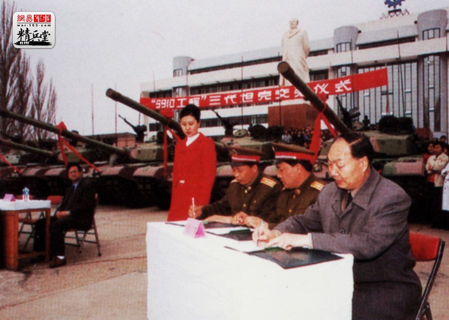 9910工程车的火炮达到了世界先进水平,但是由于火控和底盘等性能的落后,使其整体性能不高.后期虽然加装了新型装甲,但是离军方期望的程度太远,没有任何继续改进的必要。