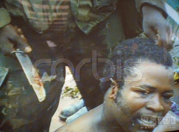 4个月后，到蒙罗维亚的无线电和电讯学校学习，1971年以优等成绩毕业。1973年升为代理上士，带兵150人，控制兵营监狱、中心监狱蒙罗维亚中心的军火库，并负责一支奉命去大角山的常驻分遣队。