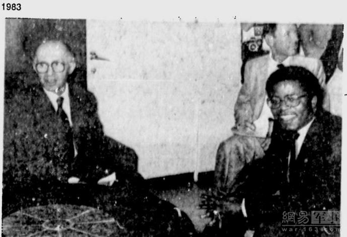 可是，约翰逊并不饶恕他。又命令人割下了多伊的耳朵。现在，多伊简直成了血人。但是，他还是一声不响，约翰逊逊见他这副模样，更是怒火中烧。约翰拿出最后一招，施行宫刑，割掉多伊的生殖器。就这样，多伊被残酷折磨致死。