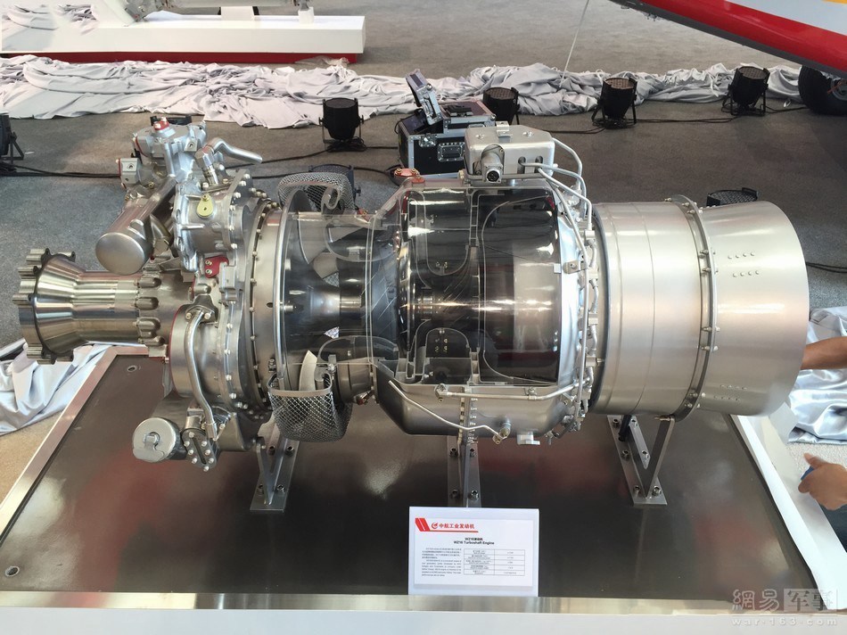 第三届中国天津国际直升机博览会（2015直博会）9月9日在天津开幕。现场除了以实机形式展出的各类直升机外，航空发动机也是人们关注的焦点。在中航工业展区，展出了最新型涡轴-16发动机模型。做工精湛！