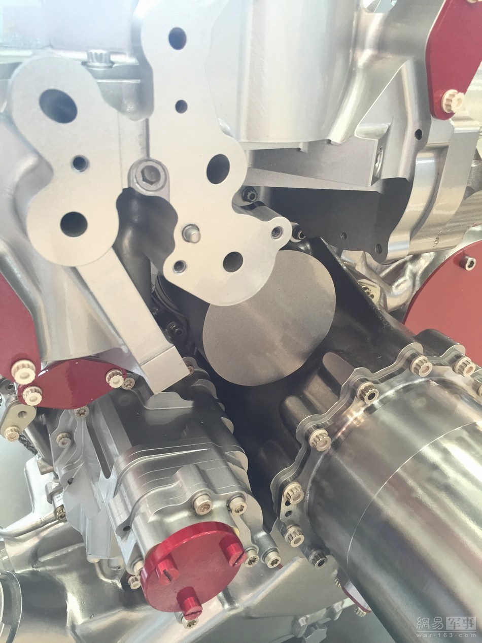 随着现代局部战争对军用直升机需求导弹不断增加，军用涡轴发动机的市场仍然呈上升趋势，同时中国辽阔的地理环境要求我们必须拥有高原等恶劣地带使用的直升机，在解决了相关技术问题之后，我们必将拥有自己性能更好、可靠性更高、寿命更长、使用和维护成本更低的新型军用涡轴发动机。