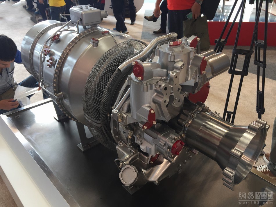 做工精湛！各个角度看新型涡轴16发动机细节。