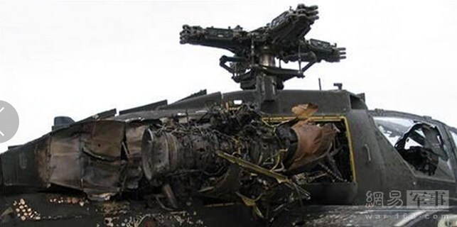 今年5月，一架沙特的“阿帕奇”武装直升机被胡塞武装击落。从图中可以看出，虽然机身大部分损伤严重。但发动机部分基本保持完整。足以见T-700发动机非常结实耐用。