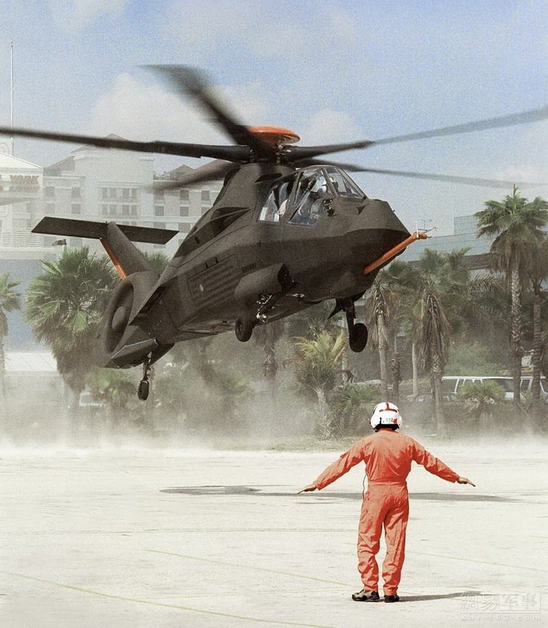 RAH-66“科曼奇”(Comanche)，是波音公司为美军研制的下一代攻击侦察直升机，配备一门20毫米航炮、2.75英尺的航空火箭弹发射器和航空导弹。