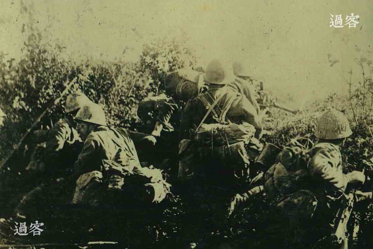 图为进攻中的日军部队。（来源：网易新媒体）