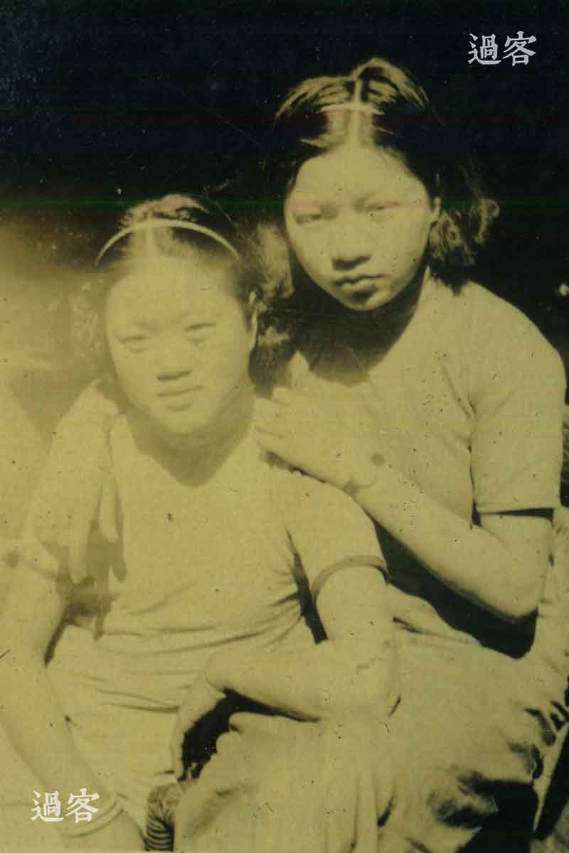 从军记者在凤台拍摄的两位中国姑娘。（来源：网易新媒体）