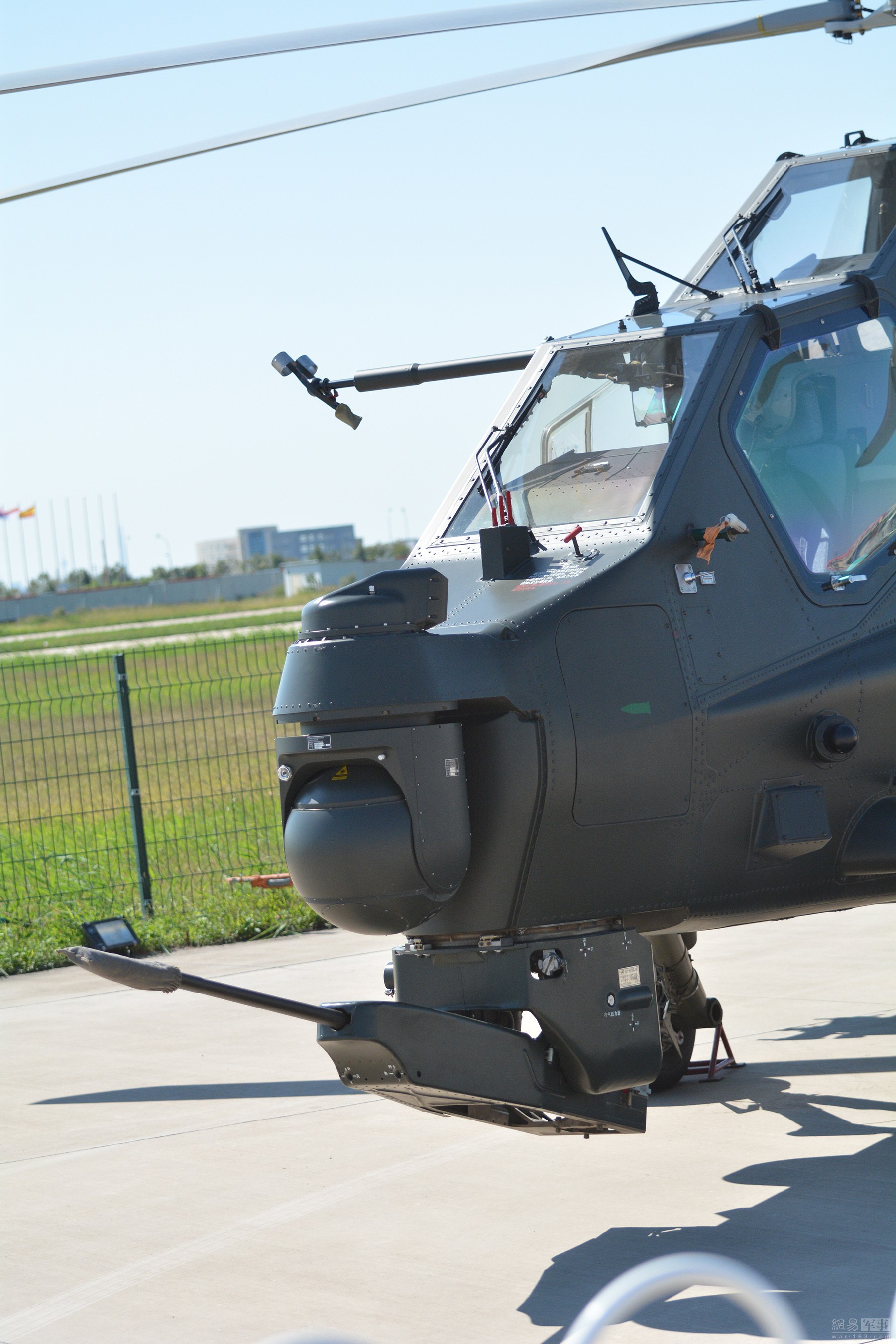 武直-10机头特写