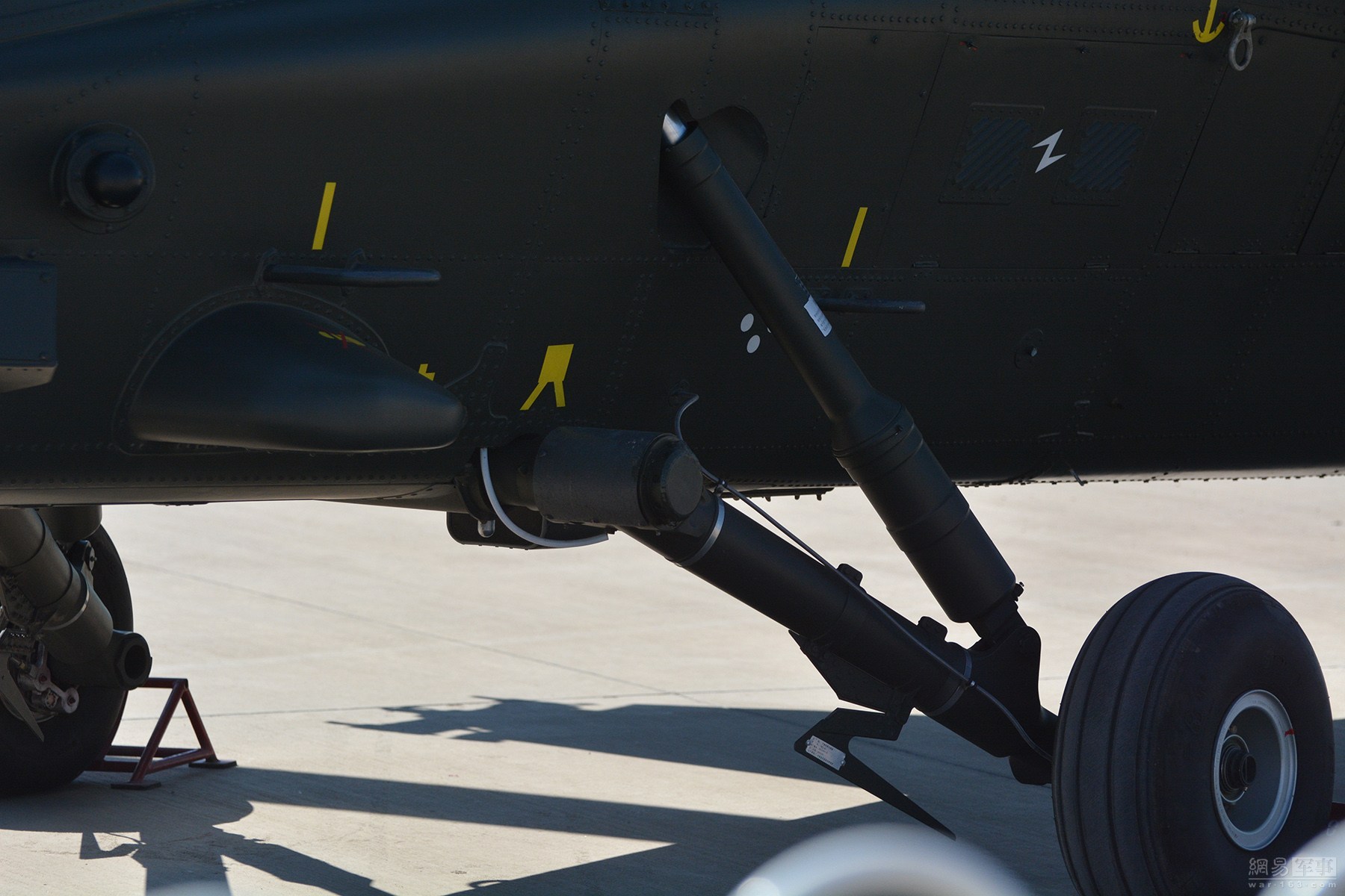 武直-10的主起落架。