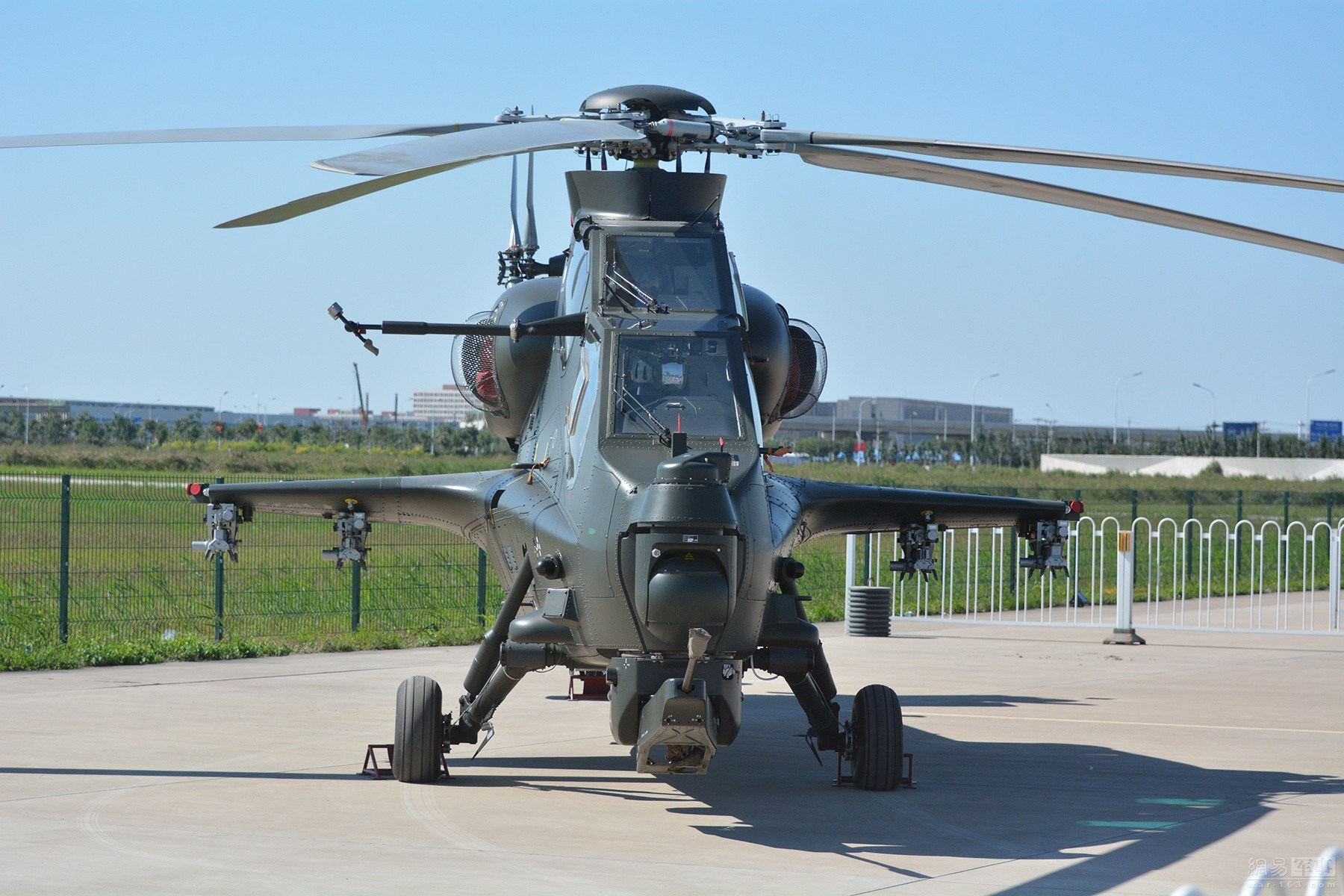 武直-10正面特写。