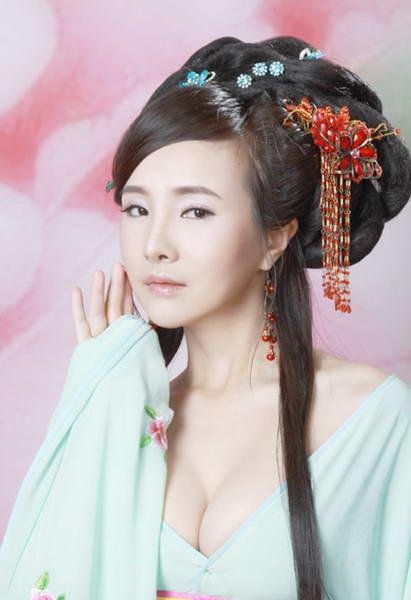 干露露剧照及生活照