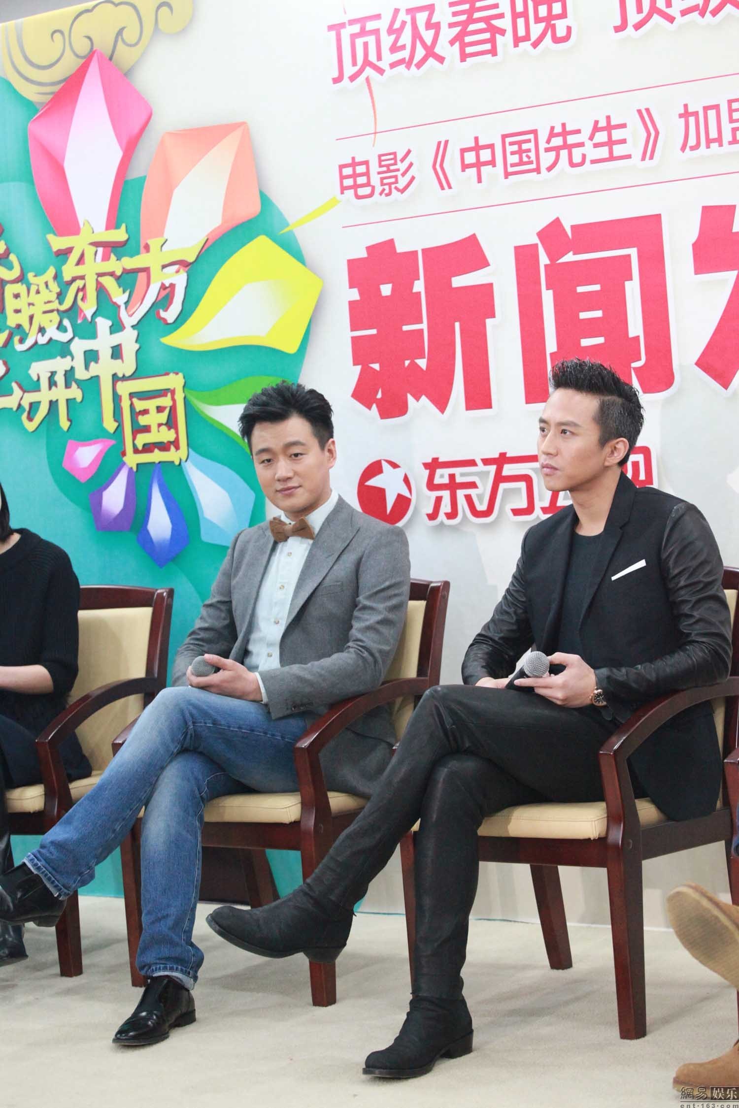 《中国先生》上海宣传 邓超交英语答卷