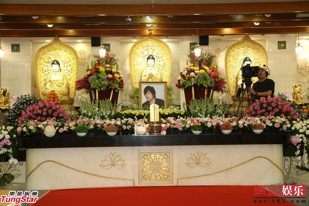 潘安邦告别式举行儿子献唱 外婆澎湖湾 手机网易网