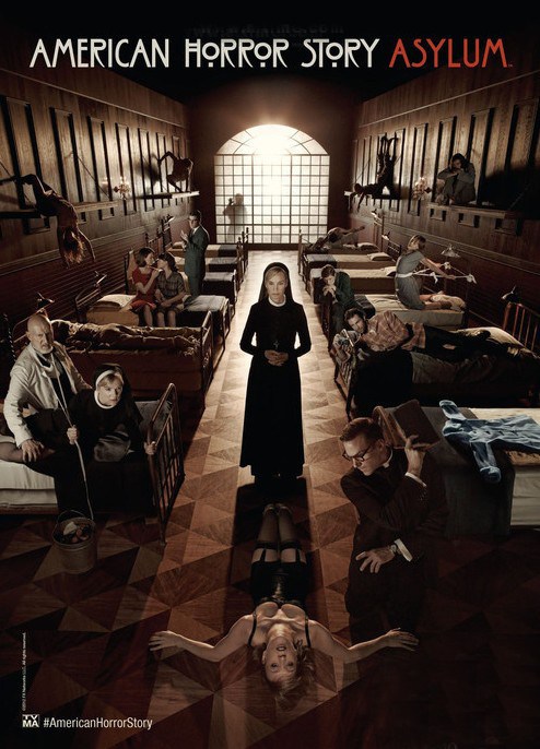 作为第65届艾美奖获得提名最多的剧集，以20世纪60年代新英格兰地区的Briarcliff疗养院为背景的恐怖类型剧《美国恐怖故事：疯人院》以17项提名再次引起争议。这部连续第二年以迷你剧的身份申报艾美奖的剧集，一直被大多数观众认为是一部在有线台播放的剧情类剧集。但打造本剧的执行制片人瑞恩·墨菲 （Ryan Murphy）则发表争论，说该剧一直是每季独立故事，虽然演员卡司阵容每季变化不大，但其每季都在扮演不同的角色，所以把这样一部剧集和《广告狂人》（Mad Men）或者《国土安全》homeland）一样归为剧情类实在不公平。但平心而论，将这样一部实力强劲的剧集归为迷你剧，无疑是降低了剧情类剧集的竞争力度，增加了迷你剧战场的硝烟味道。《美国恐怖故事》两季均各自在艾美奖上斩获17项提名。如若申报剧情类奖项，则很难有这样的成绩。第二季的《美国恐怖故事·疯人院》中，去年的最佳女配角杰西卡·兰格（Jessica Lange）今年以女主角戏份出演JUDE修女，她依旧出色的表现，让其进阶入围最佳女主角。如果本届艾美奖颁奖礼上，《美国恐怖故事·疯人院》能延续这种强势领跑提名的劲头，无疑将是对这部剧集即将上演的第三季的一大鼓励。