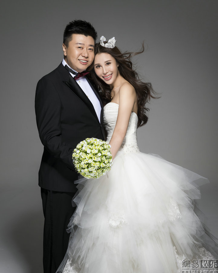 马琳前妻张宁益曝婚纱照_手机网易网