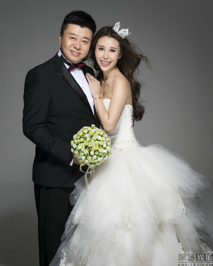 马琳前妻张宁益曝婚纱照_手机网易网