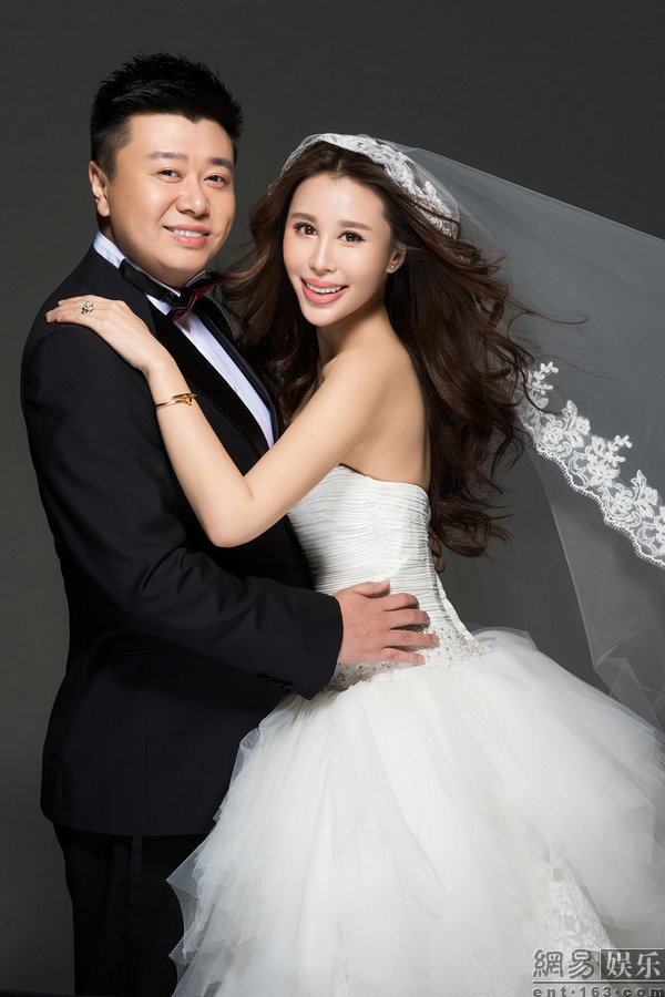 马琳前妻张宁益曝婚纱照_手机网易网