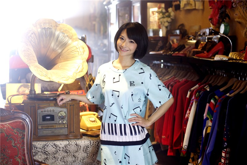 苏妙玲新歌mv复古造型展别样魅力