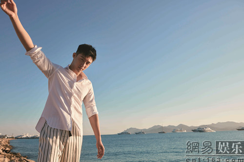 未開封　中国俳優 黄景瑜 初の写真集「澤海鯨魚」」 中国俳優黄景瑜初の写真集「澤海鯨魚」新品