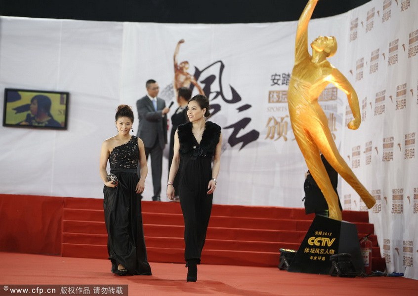 2013年1月19日晚7点30分，“2012CCTV体坛风云人物”颁奖盛典在国家体育馆举行。孙杨、叶诗文分获最佳男女运动员，姚明获评委会大奖。