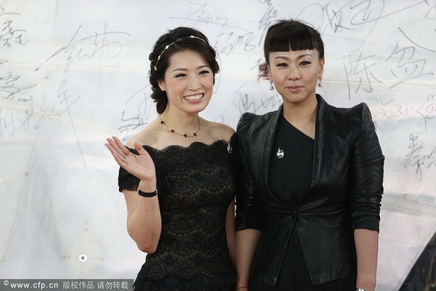 2013年1月19日晚7点30分，“2012CCTV体坛风云人物”颁奖盛典在国家体育馆举行。孙杨、叶诗文分获最佳男女运动员，姚明获评委会大奖。