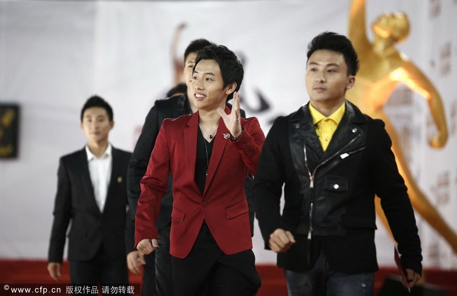 2013年1月19日晚7点30分，“2012CCTV体坛风云人物”颁奖盛典在国家体育馆举行。孙杨、叶诗文分获最佳男女运动员，姚明获评委会大奖。