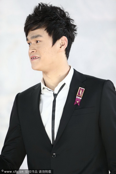 2013年1月19日晚7点30分，“2012CCTV体坛风云人物”颁奖盛典在国家体育馆举行。孙杨、叶诗文分获最佳男女运动员，姚明获评委会大奖。