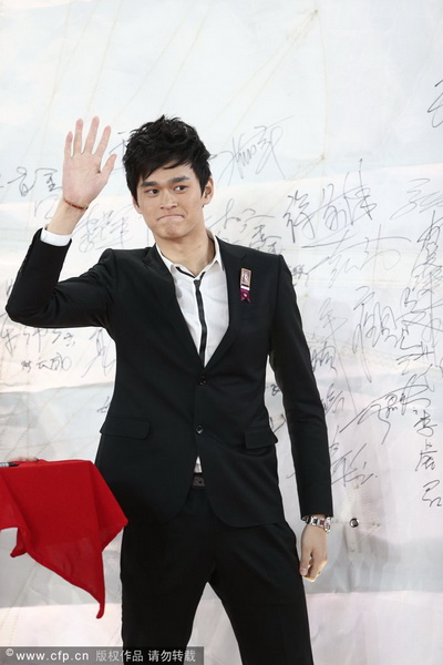 2013年1月19日晚7点30分，“2012CCTV体坛风云人物”颁奖盛典在国家体育馆举行。孙杨、叶诗文分获最佳男女运动员，姚明获评委会大奖。