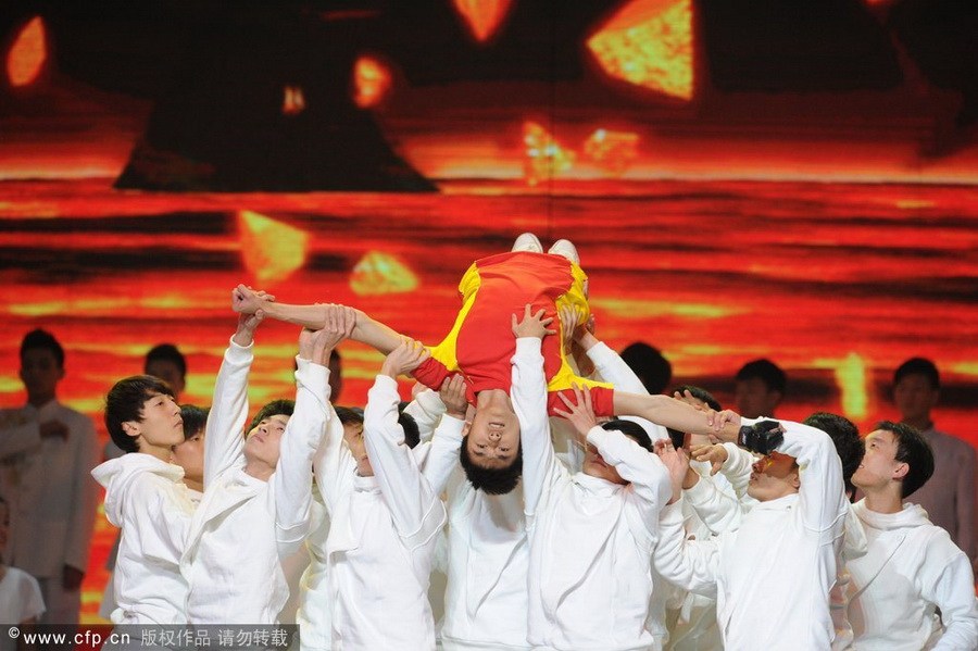 2013年1月19日晚7点30分，“2012CCTV体坛风云人物”颁奖盛典在国家体育馆举行。孙杨、叶诗文分获最佳男女运动员，姚明获评委会大奖。