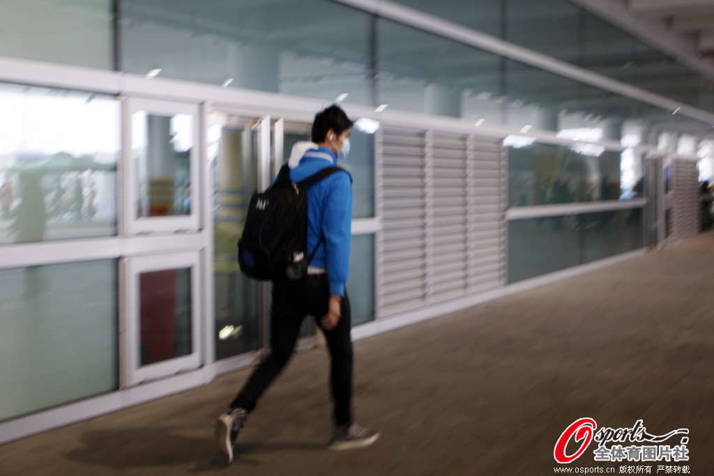 2013年3月4日，孙杨现身训练基地恢复训练，与教练朱志根共同面对媒体。孙杨师徒矛盾终于得到解决，4日下午，孙杨和朱志根的主管部门浙江省体育学院召开新闻通气会，通报师徒矛盾和解的情况。