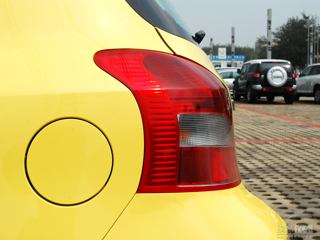 车辆提供:北京奥吉通丰瑞汽车销售有限公司　电话:010-65755588