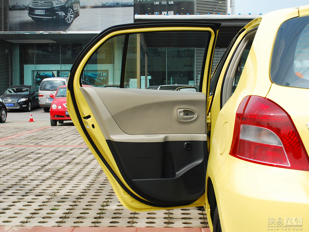 车辆提供:北京奥吉通丰瑞汽车销售有限公司　电话:010-65755588