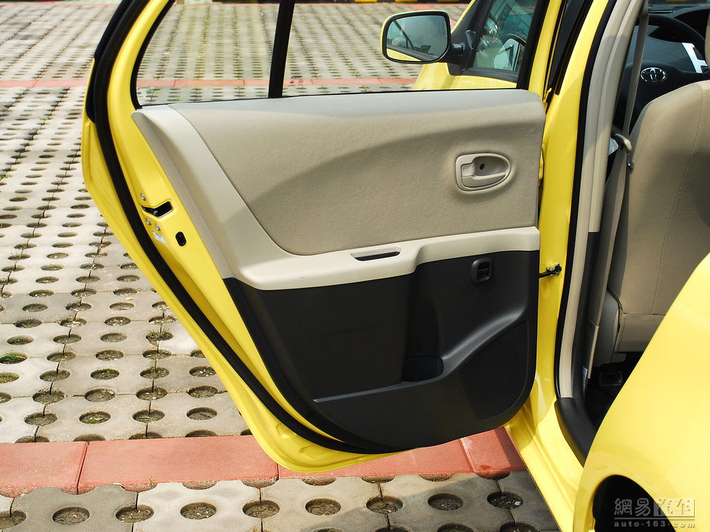 车辆提供:北京奥吉通丰瑞汽车销售有限公司　电话:010-65755588