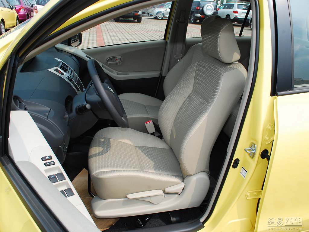 车辆提供:北京奥吉通丰瑞汽车销售有限公司　电话:010-65755588