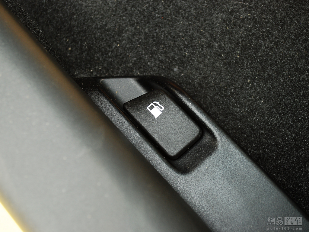 车辆提供:北京奥吉通丰瑞汽车销售有限公司　电话:010-65755588