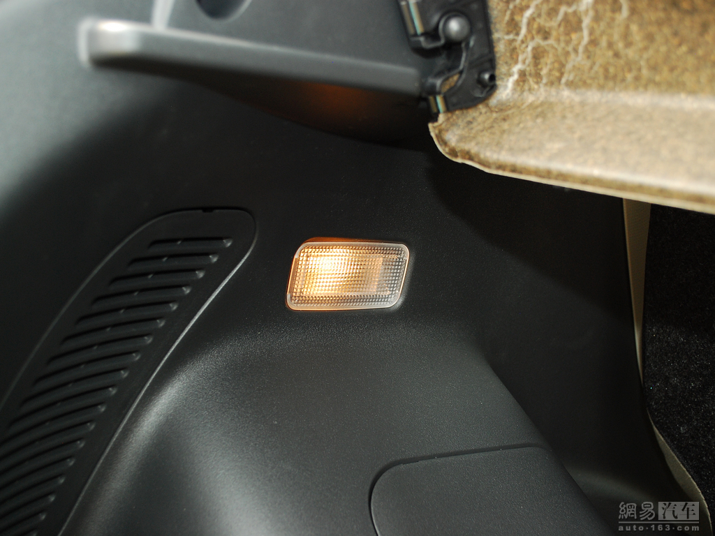 车辆提供:北京奥吉通丰瑞汽车销售有限公司　电话:010-65755588