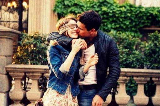 2009年，在旧金山性文化中心举办的自慰马拉松赛中，名为佐藤政信(Masanobu Sato)的日本人以持续9小时58分的自慰创下世界记录。 