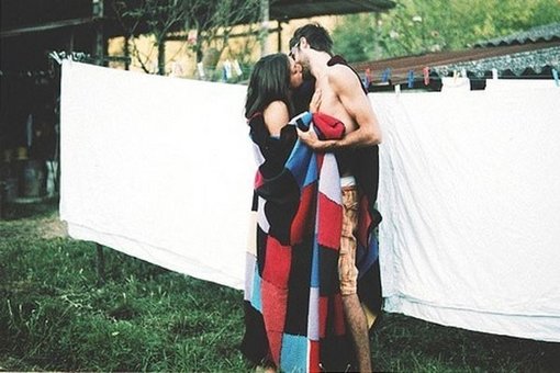 南非开普敦的莫妮薇(Maoni Vi)有0.7米长的阴毛和0.8米长的腋毛。 