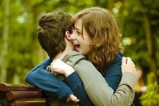 在日本，250对性伴侣在一起同时做爱，造就了最盛大的群欢世界记录。 