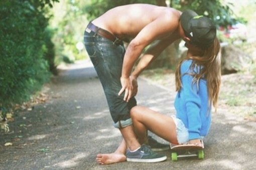 霍斯特。舒尔茨(Horst Schultz)将精液射到6米远，他也是射精速度和高度的世界纪录保持者——他射精速度可达68.7千米/小时，能将精液射到3.76米的高度(听着像防空火炮的数据啊)。 