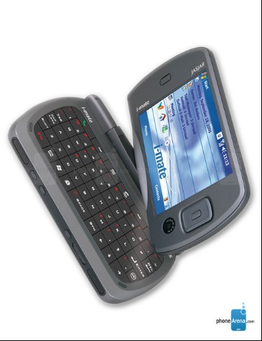 HTC Universal是世界上第一款运行Windows Mobile 5.0操作系统的智能手机，也是第一款支持3G(UMTS)网络的PDA手机。和当时HTC代工生产的很多产品一样，HTC Universal当时并未以HTC自己的品牌进行销售。根据不同的销售区域和不同的运营商，这款产品可以被称为Dopod 900, I-mate JasJar, O2 XDA Exec, Orange SPV M5000, Qtek 9000, T-Mobile MDA Pro等等。除了名字霸气之外，2005年发布的HTC Universal也拥有在当时算是非常强大的硬件配置：480x640分辨率的3.6寸可旋转触摸屏，QWERTY全键盘，130万像素后置摄像头，以及VGA前置摄像头。