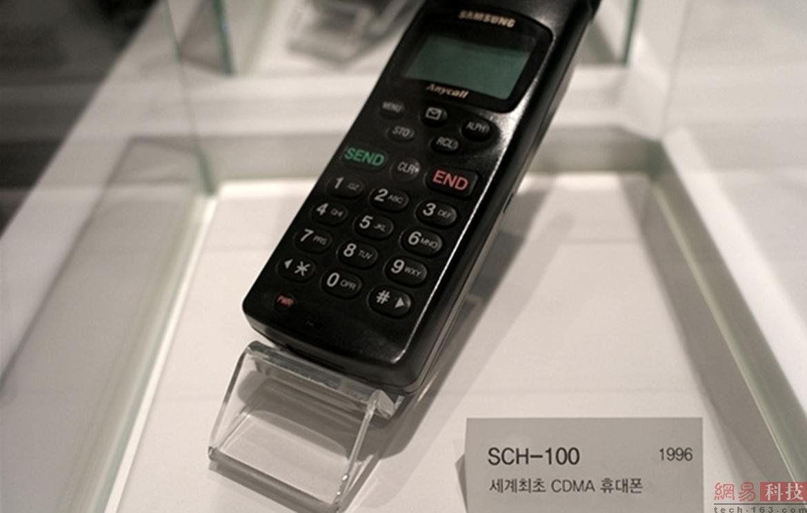 1994年，三星发布了更加轻薄的SH-770，这也是三星Anycall品牌下的第一款产品。除了尺寸更小，更加轻薄之外，SH-770终于可以显示信号加上两行号码，人们终于可以在手机屏幕上看到完整的手机号码了。