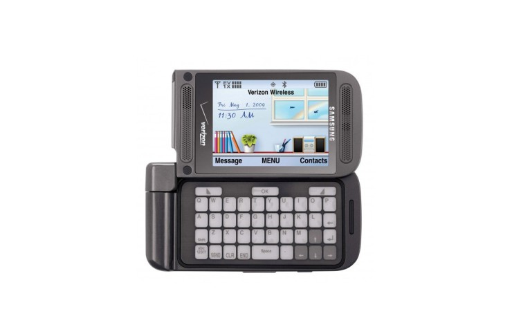 　　不可否认，在当时的岁月里，全键盘手机确实流行过一段时间。这个手机非常独特，它将一个键盘隐藏在屏幕的下方，手机采用独特的双向翻盖设计，而翻盖内部的键盘可根据翻盖打开的不同方向进行变换。